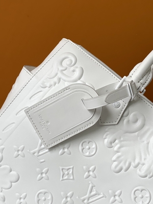 โมโนแกรมสีขาว กระเป๋าแบรนด์เนมมือสอง Louis Vuitton Sac Plat Tote
