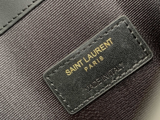กระเป๋าแบรนด์เนมมือสอง Saint Laurent Preloved Uptown Leather Clutch Grain De Poudre