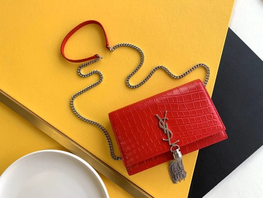 พู่ Kate กลาง สีแดง YSL Saint Laurent Woc ซิปปิด