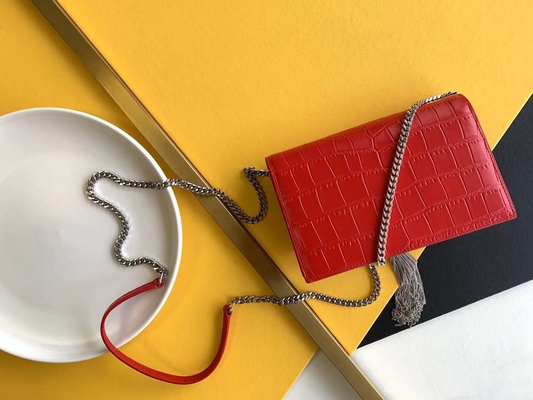 พู่ Kate กลาง สีแดง YSL Saint Laurent Woc ซิปปิด