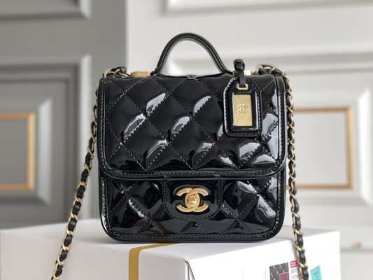 Chanel 22 Mini Designer Purses โซ่ทองสะกดสีดำพร้อมแผ่นพับ