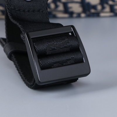 กระเป๋าสะพายหลัง Diortravel ขนาดเล็กสีน้ำเงิน Dior Oblique Jacquard