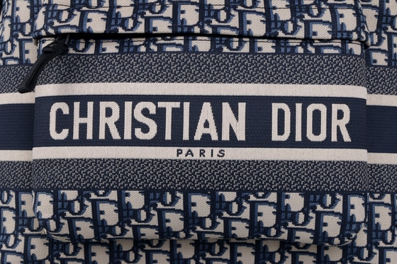 กระเป๋าสะพายหลัง Diortravel ขนาดเล็กสีน้ำเงิน Dior Oblique Jacquard