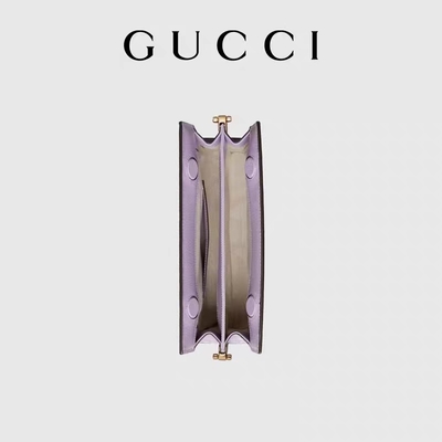 กระเป๋าแบรนด์เนมขนาดกลาง Gucci Interlocking WOC Chain Bag