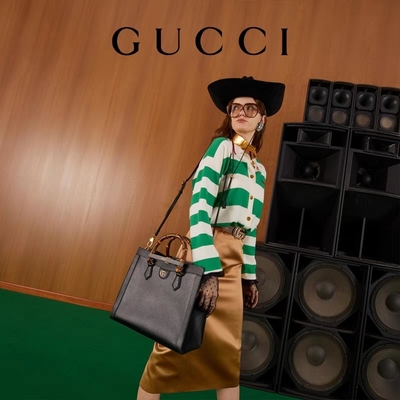 กระเป๋าหนังสีดำขนาดกลาง Princess Diana Gucci กระเป๋าถือไม้ไผ่