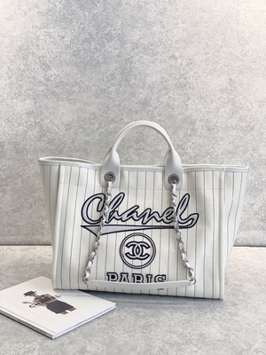 30cm 23P กระเป๋าโท้ท Chanel Deauville สีขาว Ecru Black Stripe