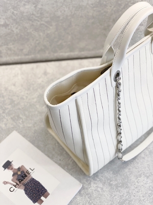 30cm 23P กระเป๋าโท้ท Chanel Deauville สีขาว Ecru Black Stripe