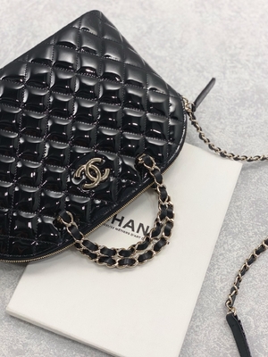 กระเป๋าช้อปปิ้งหนังลูกวัวสิทธิบัตร Chanel ใบเล็กสไตล์เรโทรเลดี้