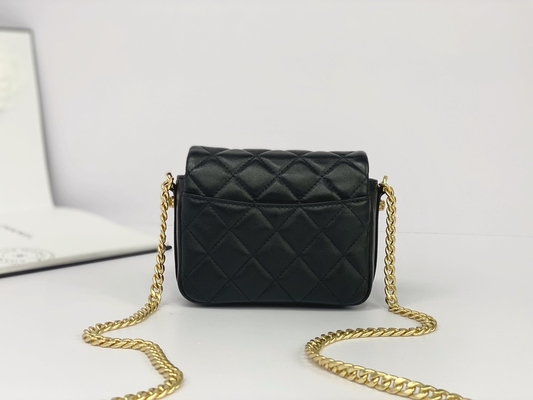 หนังลูกแกะสีดำ กระเป๋าสะพาย แบรนด์ Chanel Flap Phone Holder