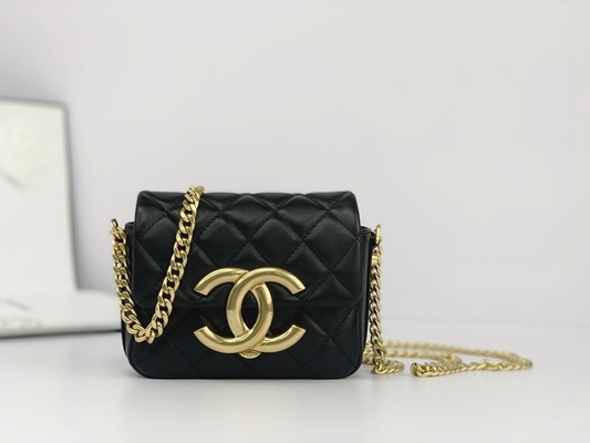 หนังลูกแกะสีดำ กระเป๋าสะพาย แบรนด์ Chanel Flap Phone Holder