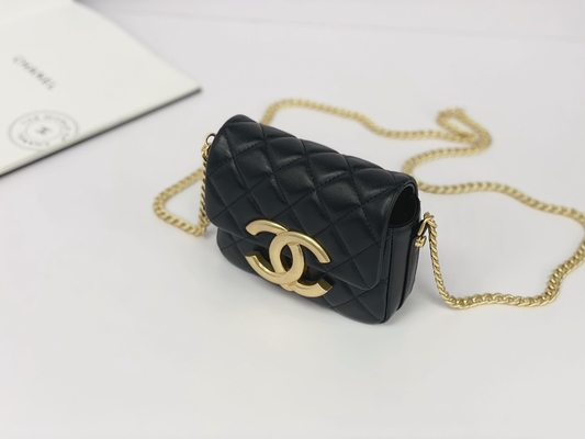 หนังลูกแกะสีดำ กระเป๋าสะพาย แบรนด์ Chanel Flap Phone Holder