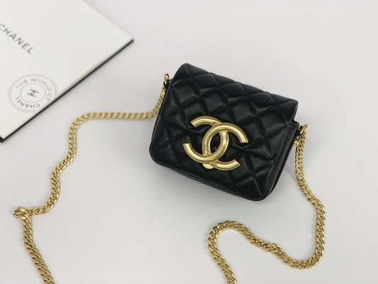 หนังลูกแกะสีดำ กระเป๋าสะพาย แบรนด์ Chanel Flap Phone Holder