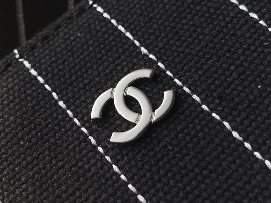 กระเป๋าแบรนด์สั่งทำขนาดใหญ่ Cotton Calfskin Chanel 2.55 กระเป๋าถือ Metalblack And White