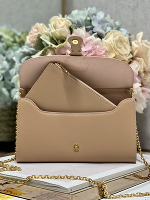 กระเป๋าสะพายข้างมินิสีชานมแบรนด์ Gucci Soho กระเป๋าสะพายโซ่