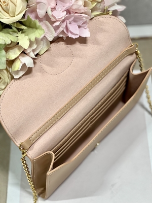 กระเป๋าสะพายข้างมินิสีชานมแบรนด์ Gucci Soho กระเป๋าสะพายโซ่