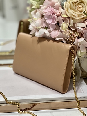 กระเป๋าสะพายข้างมินิสีชานมแบรนด์ Gucci Soho กระเป๋าสะพายโซ่